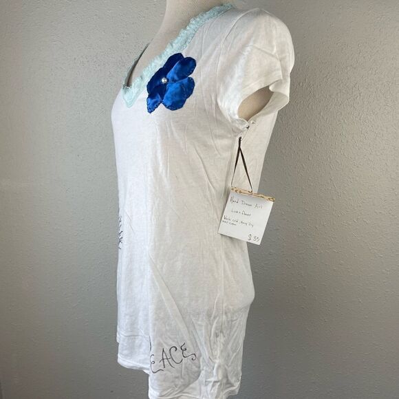 NWT Farmer’s Market Hand Drawn Art Top Size M - Picture 3 of 6